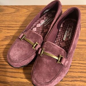Brand New Woman’s Skechers Flats with Suede Finish and Decorative Buckle Size 9